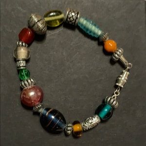 Bead bracelet with screw clasp 7”
